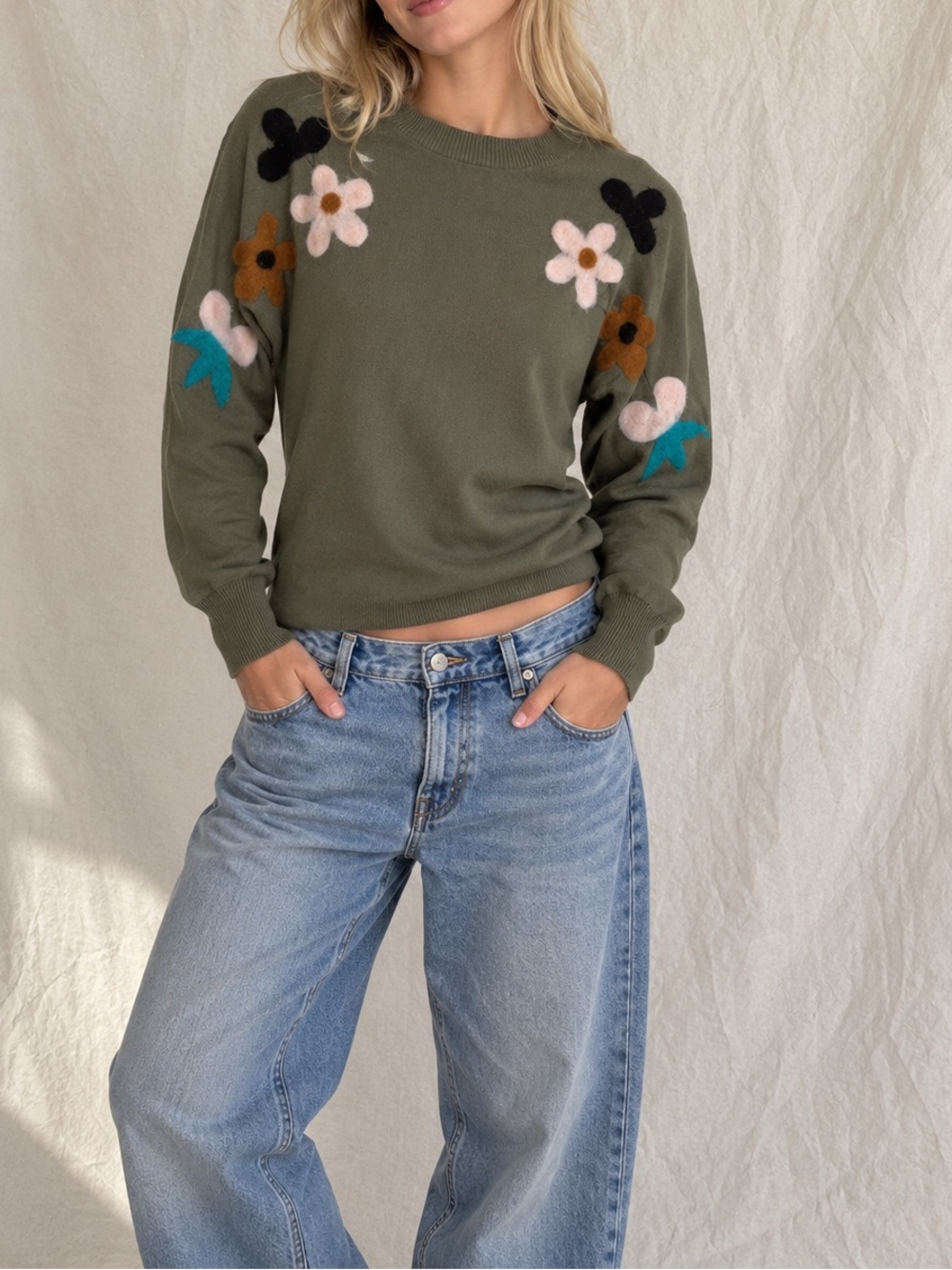 Aaeda Earthy Green Floral Appliqué Sweater Soft Knit Fits M